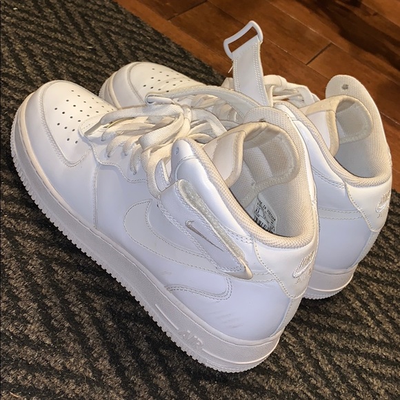 Used Air Force 1 size 8.5 - Picture 3 of 7